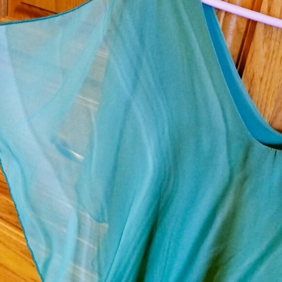 Studio 1940 Vintage Flowy Silky Sage Green Sleeveless Light & Airy Blouse - Picture 4 of 14
